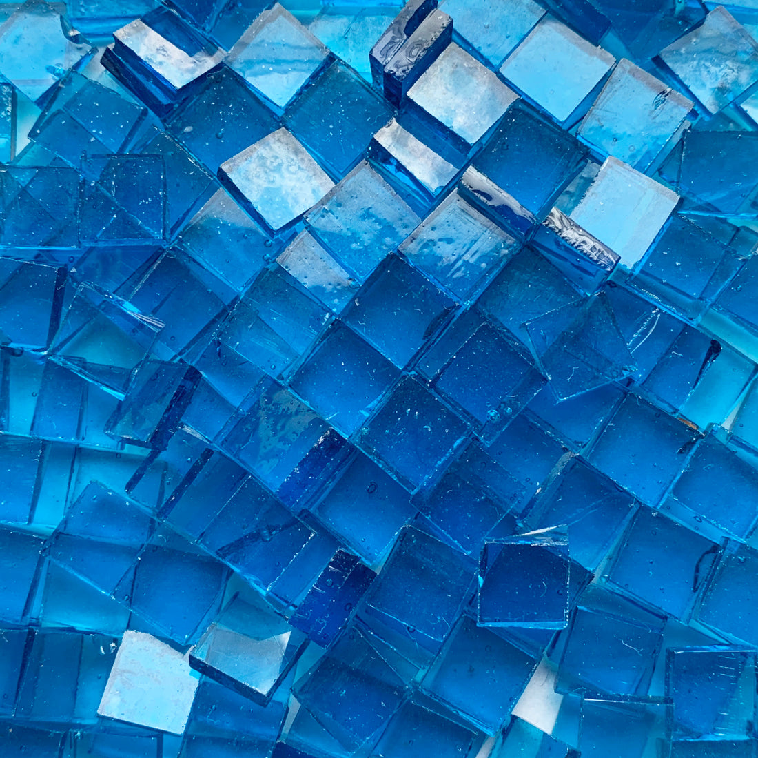 Μεμονωμένες γυάλινες ψηφίδες Tiffany Glacier 15 mm – μπλε του Capri