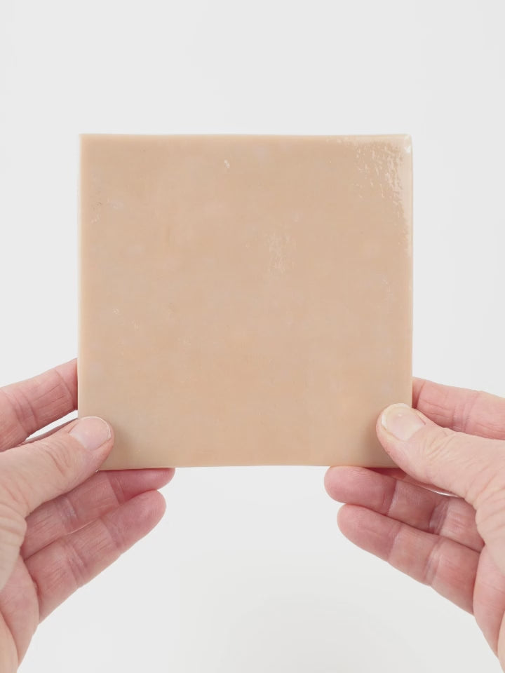Video showing Morasutti Smalti mosaic tile – beige – 11.5 x 11.5 cm, rotated to show full tile
