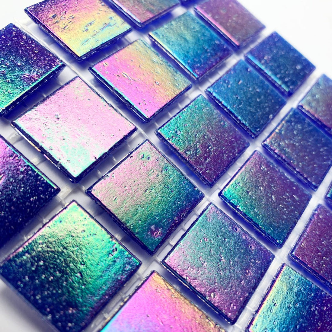 Ιριδίζουσες γυάλινες ψηφίδες 20mm – Paua - mosaicshop
