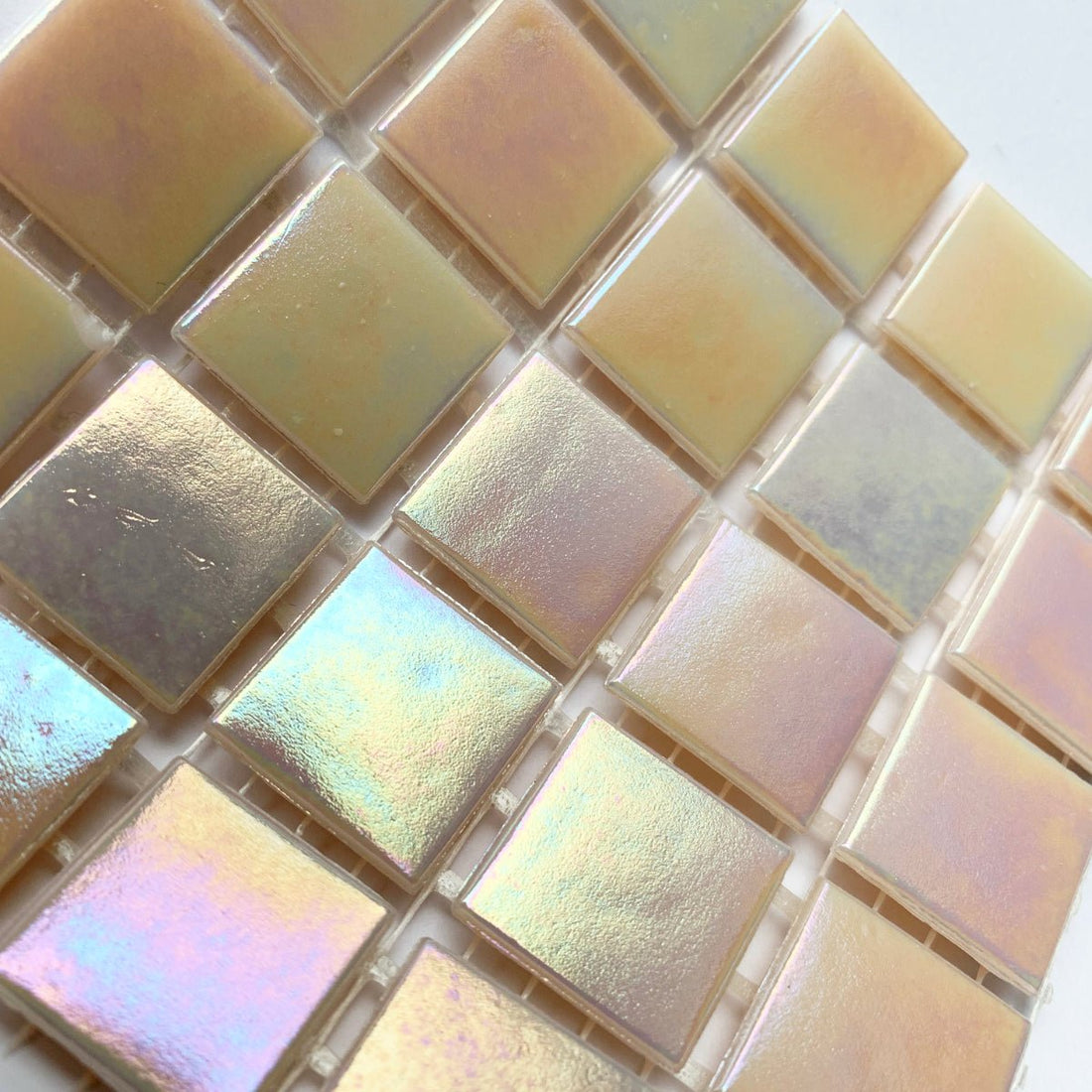 Ιριδίζουσες γυάλινες ψηφίδες 20mm – ροζ - mosaicshop