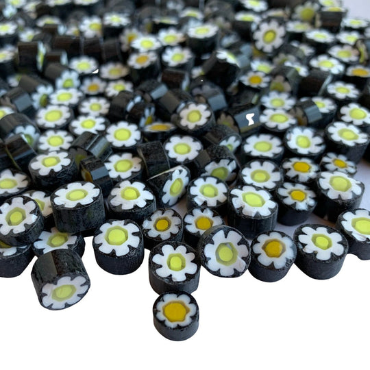 Millefiori – μαύρο/λευκό/κίτρινο λουλούδι U56