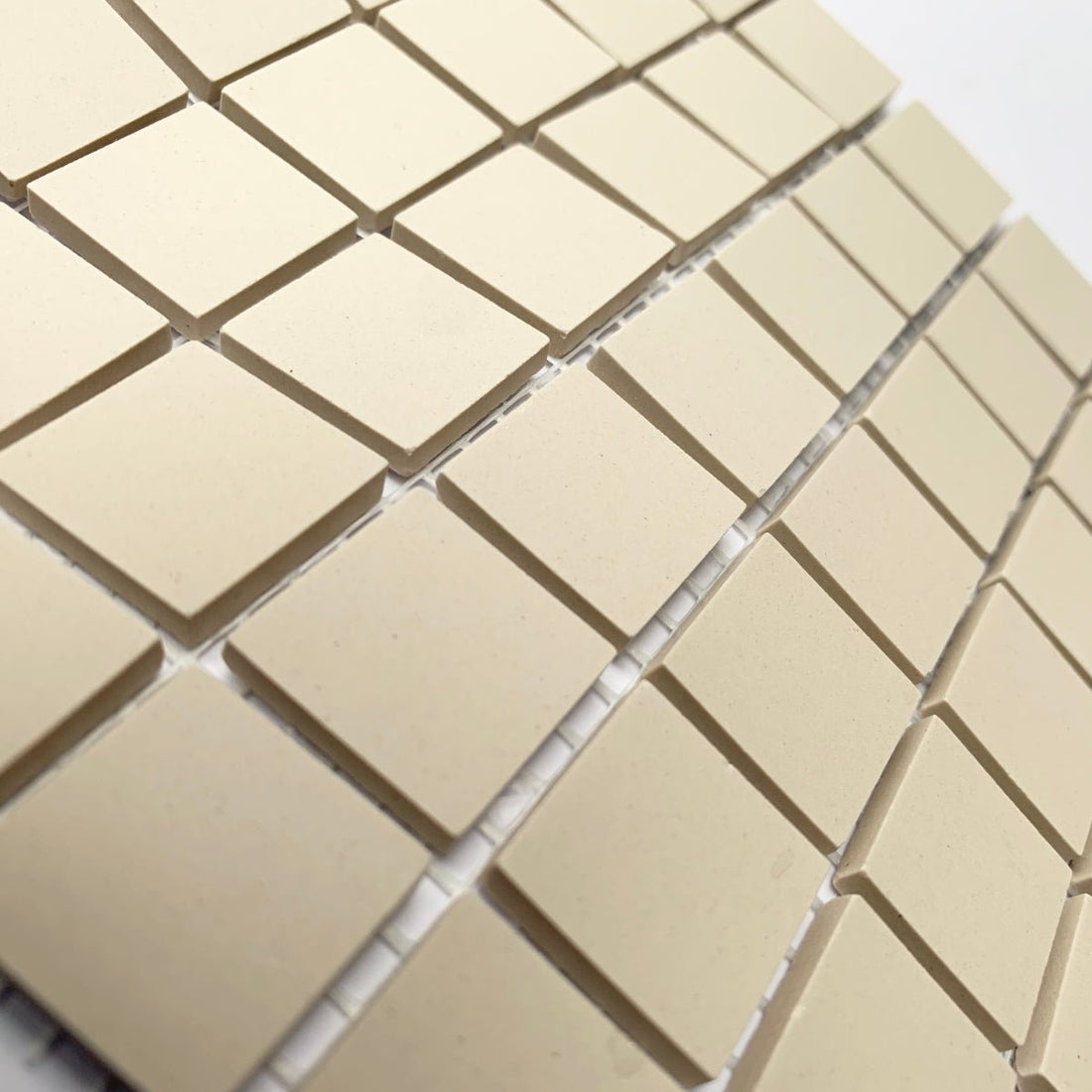 Winckelmans Blanc – ματ ψηφίδες 20x20 mm σε πλέγμα
