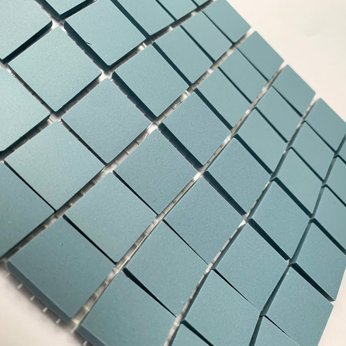 Winckelmans Bleu – ματ ψηφίδες 20x20 mm σε πλέγμα