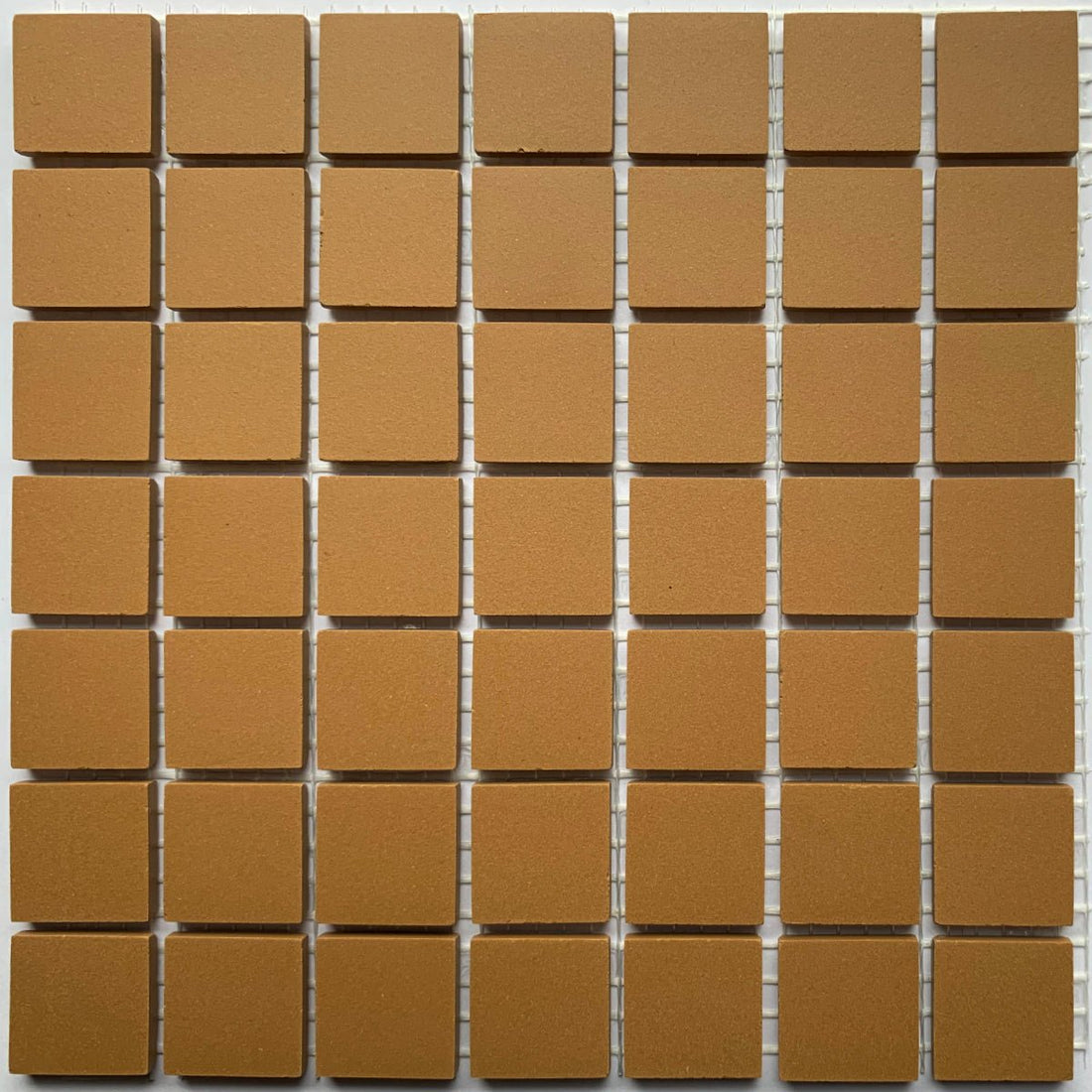 Winckelmans Caramel – ματ ψηφίδες 20x20 mm σε πλέγμα