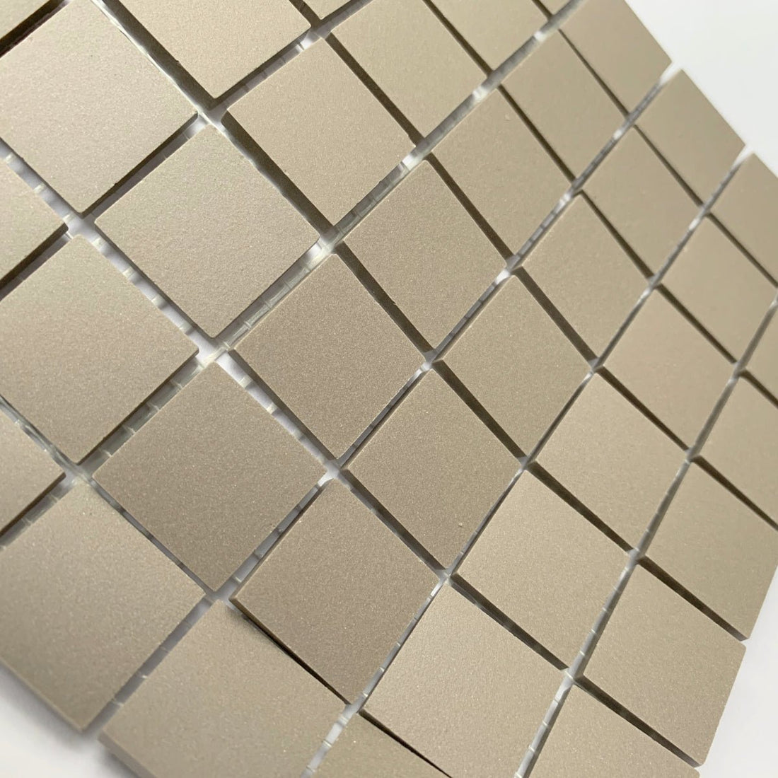 Winckelmans Gris – ματ ψηφίδες 20x20 mm σε πλέγμα