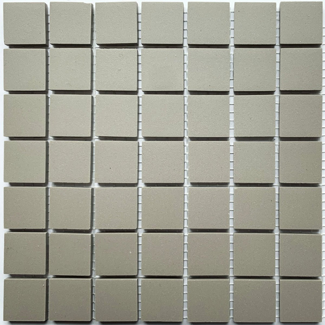 Winckelmans Gris Pale – ματ ψηφίδες 20x20 mm σε πλέγμα
