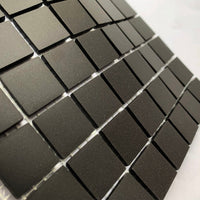 Winckelmans Noir – ματ ψηφίδες 20x20 mm σε πλέγμα